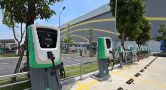 Viễn cảnh tương lai xanh sắp thành hiện thực với hơn 40.000 cổng sạc xe điện Vinfast