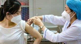 Hà Nội thêm 9 ca mắc mới, tăng tốc tiêm vaccine xuyên đêm