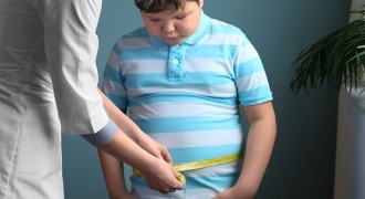 Trẻ béo phì đừng vội đổ lỗi cho cha mẹ