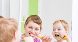 Cách chăm sóc răng miệng cho trẻ đúng cách