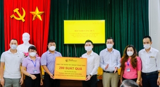 CBNV T&T Group trao tặng 3.000 suất quà cho người dân Hà Nội gặp khó khăn do Covid-19