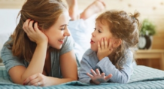 5 câu nói của bố mẹ dễ khiến con nản lòng