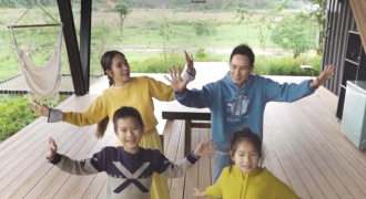 Lý Hải Minh Hà cùng các con tự làm MV hài hước về học online