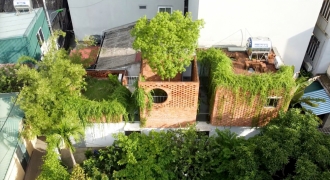Nhà gạch 3 khối ngập nắng cho gia đình 4 thành viên ở Hà Nội
