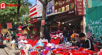Cửa hàng hoa vắng khách trong ngày Lễ tình nhân
