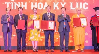 Gốm Đất Việt nhận Kỷ niệm chương 