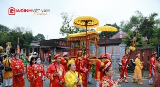 Phố Huế ngập tràn màu sắc lễ hội Điện Huệ Nam