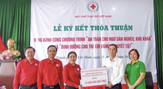Nutifood đồng hành cùng Hội Chữ thập đỏ VN hỗ trợ trẻ em và ngư dân nghèo