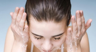 7 sai lầm khi rửa mặt vô tình hủy hoại làn da