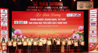 CMS Edu vinh dự nhận giải thưởng TOP 10 thương hiệu được tin dùng nhất Việt Nam 2022