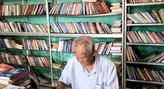 Cụ ông 90 tuổi lập thư viện cộng đồng gìn giữ văn hóa đọc