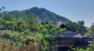 Nghệ An: Đình chỉ hoạt động mỏ đá Công ty Hồng Trường nổ mìn làm hỏng nhà dân
