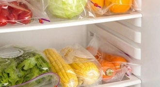 Thực hư bỏ rau vào túi ni lông để tủ lạnh gây ung thư
