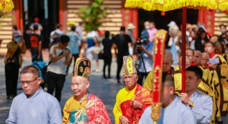 Phật tử nô nức đến núi Bà Đen tham dự Lễ vía Quán Thế Âm Bồ Tát