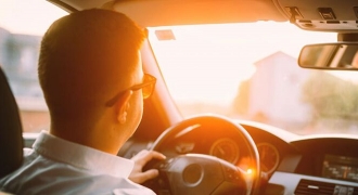 4 nguy cơ gây hại sức khỏe khi chạy ô tô ngày nóng