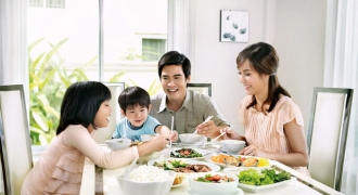 Bữa ăn gia đình phản ánh cuộc sống hôn nhân