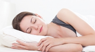 Nằm ngửa hay nằm nghiêng khi ngủ để tốt cho sức khỏe?