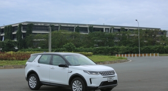 Land Rover VN cùng Vietcombank hỗ trợ gia đình Việt mua xe mới