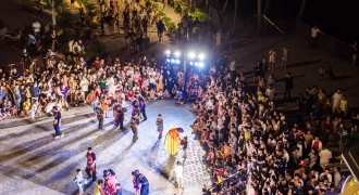 Có một chợ đêm bên biển Vui Phết: Cứ mỗi mét vuông lại gặp đến 10 khách quốc tế