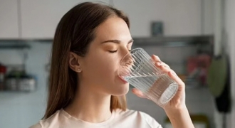 Uống xong cốc nước gặp ngay 3 bất thường này có thể sức khỏe đang có vấn đề