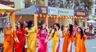 Cư dân “quận Kinh Đô” tận hưởng mùa lễ hội vui Tết mới - đón Xuân sang
