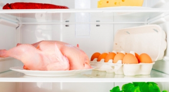 Thịt gà thừa sau Tết có thể bảo quản trong tủ lạnh bao lâu?