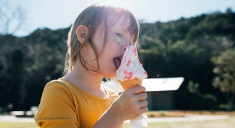 Mùa hè nóng nực ăn kem mỗi ngày có tốt không?