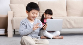 Cách xử trí khi trẻ lao vào “Vùng cấm công nghệ”
