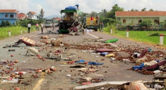 Khắc phục hậu quả vụ tai nạn nghiêm trọng khiến 5 người chết ở Bình Định