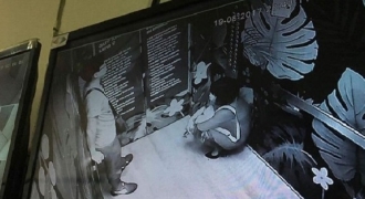 Hà Nội: Mắc kẹt trong thang máy, 2 người phải cấp cứu