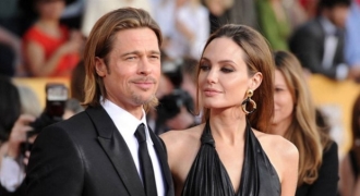 Màn tái hợp đầy cảm xúc của cặp đôi Angelina Jolie và Brad Pitt