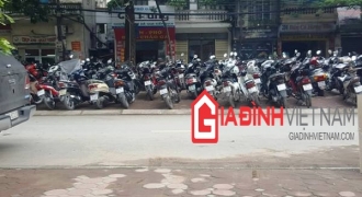 Hà Nội: Sử dụng hè đường làm bãi đỗ xe, người dân phường Bưởi lên tiếng bức xúc!