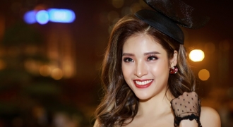 Hoa hậu Phan Hoàng Thu diện đầm đỏ rực ở VietNam International Fashion Week