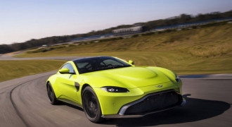 Vẻ đẹp hoang dã của siêu xe thể thao Aston Martin 150.000 USD