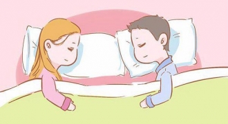 Tư thế ngủ của chồng khi vợ mang bầu tiết lộ điều đặc biệt gì?