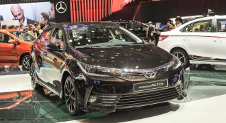 Giá xe Toyota Corolla Altis tại đại lý bất ngờ giảm mạnh