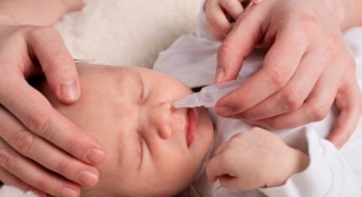 Cách trị nghẹt mũi về đêm hiệu quả cho trẻ sơ sinh