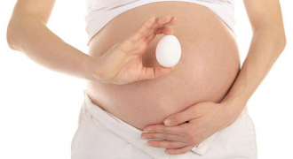 Phụ nữ mang thai ăn bao nhiêu trứng gà là đủ?