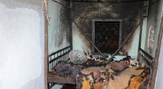 Ghen với cha vợ, con rể phóng hoả đốt nhà làm 3 người bị bỏng