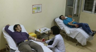 Hai người đàn ông vượt hơn 200 km hiến máu cứu người bị bệnh nguy kịch