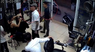 Nghi vấn nổ súng tại quán cắt tóc ở Hà Nội, một người nguy kịch