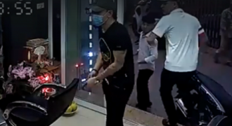 Hà Nội: Bắt giữ 3 người nổ súng tại quán cắt tóc