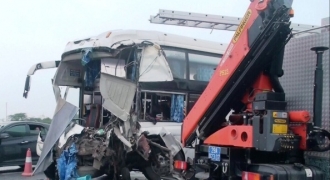 Xe khách va chạm xe cứu hỏa trên cao tốc Pháp Vân - Cầu Giẽ: Ai là người có lỗi?