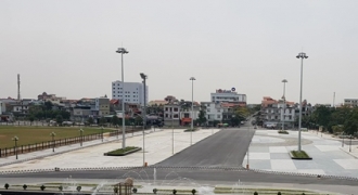 Quảng Ninh: Quảng trường tiền tỷ chưa xây xong đã hư hỏng
