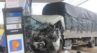 Khánh Hòa: Va chạm giữa xe khách và xe tải, 7 người bị thương nặng
