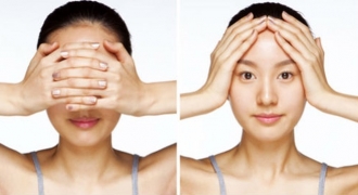 Bài tập yoga giúp lưu giữ nét xuân trên gương mặt