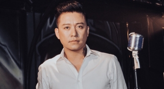 Tuấn Hưng làm show 20 năm ca hát đầy “máu lửa” cho khán giả FLC Sầm Sơn   