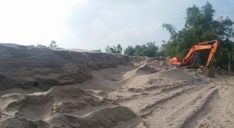 Hưng Yên: Bãi tập kết cát trái phép gây nguy cơ sạt lở, chính quyền 