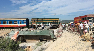 Vụ lật tàu tại Thanh Hóa: Tạm giữ hình sự 2 nhân viên gác barie