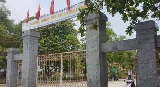 Thầy giáo làm lọt đề thi ở Hà Nội bị đình chỉ công tác 30 ngày